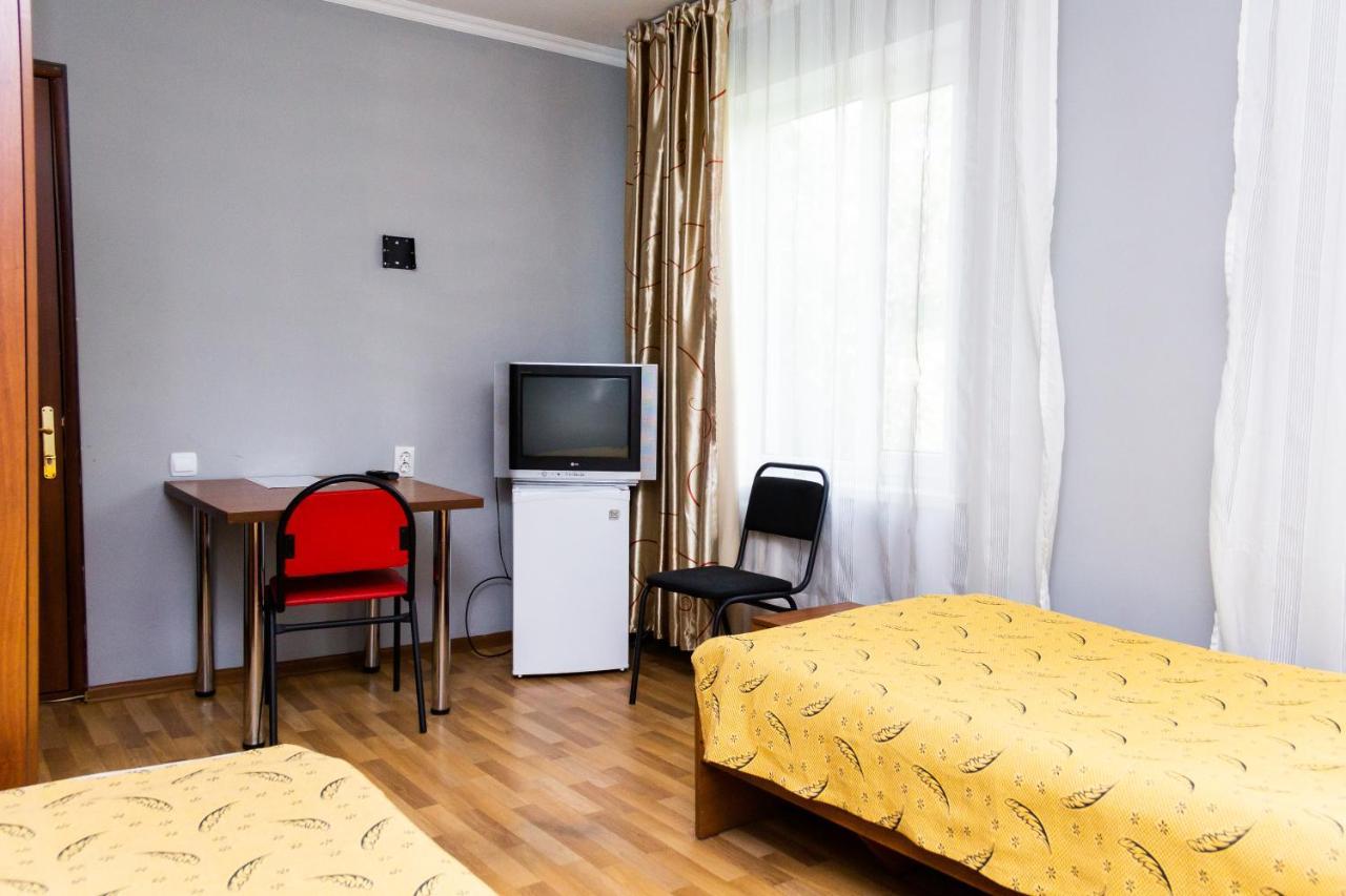 אלמטי Hotel Tahar מראה חיצוני תמונה