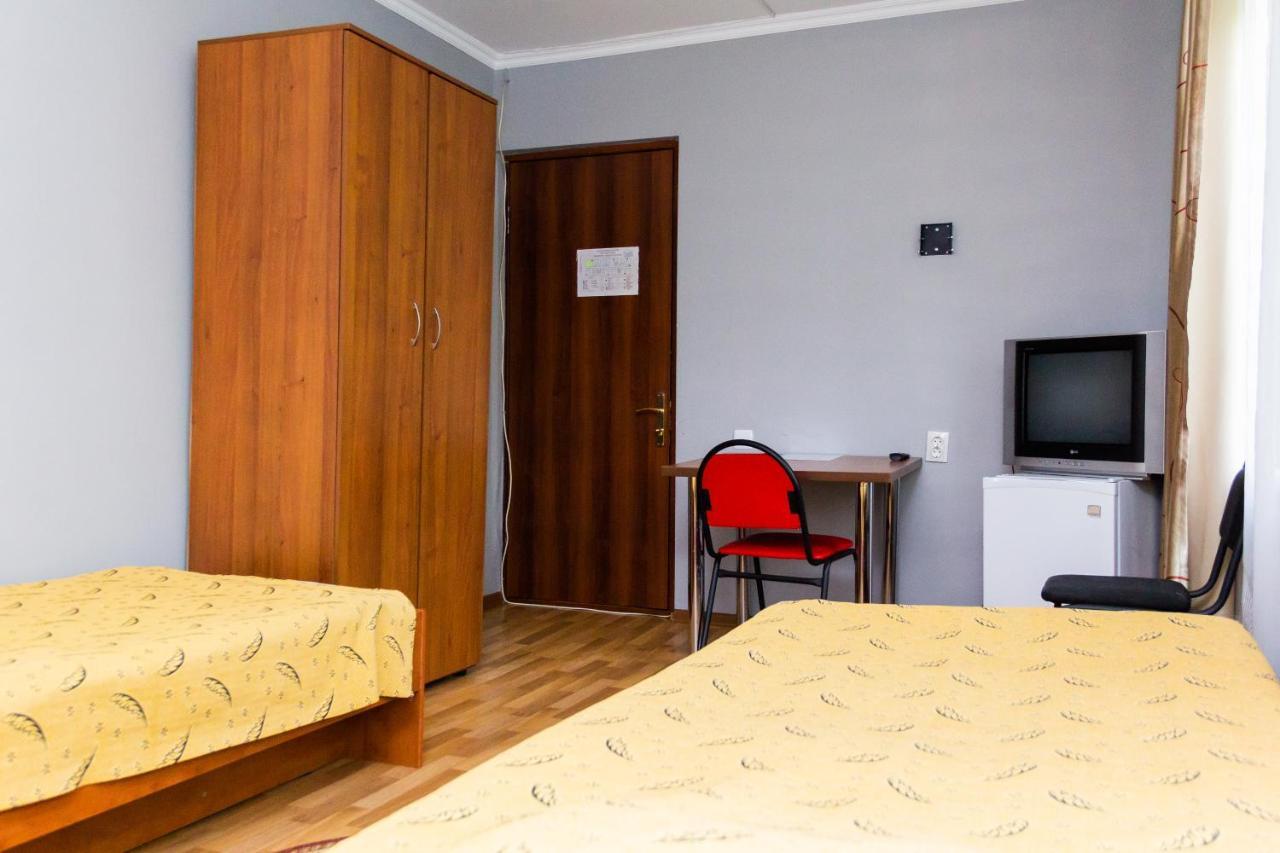 אלמטי Hotel Tahar מראה חיצוני תמונה