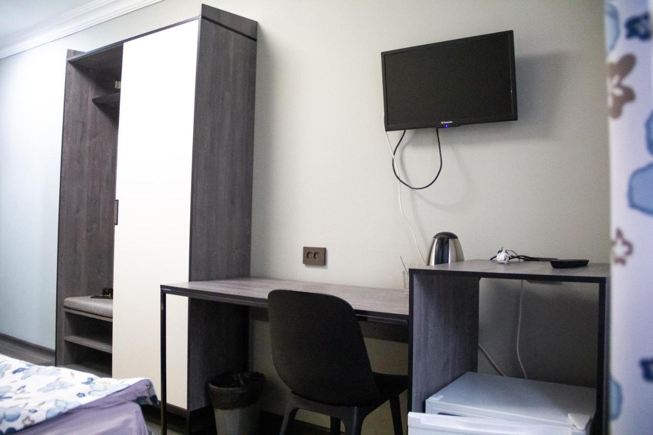 אלמטי Hotel Tahar מראה חיצוני תמונה